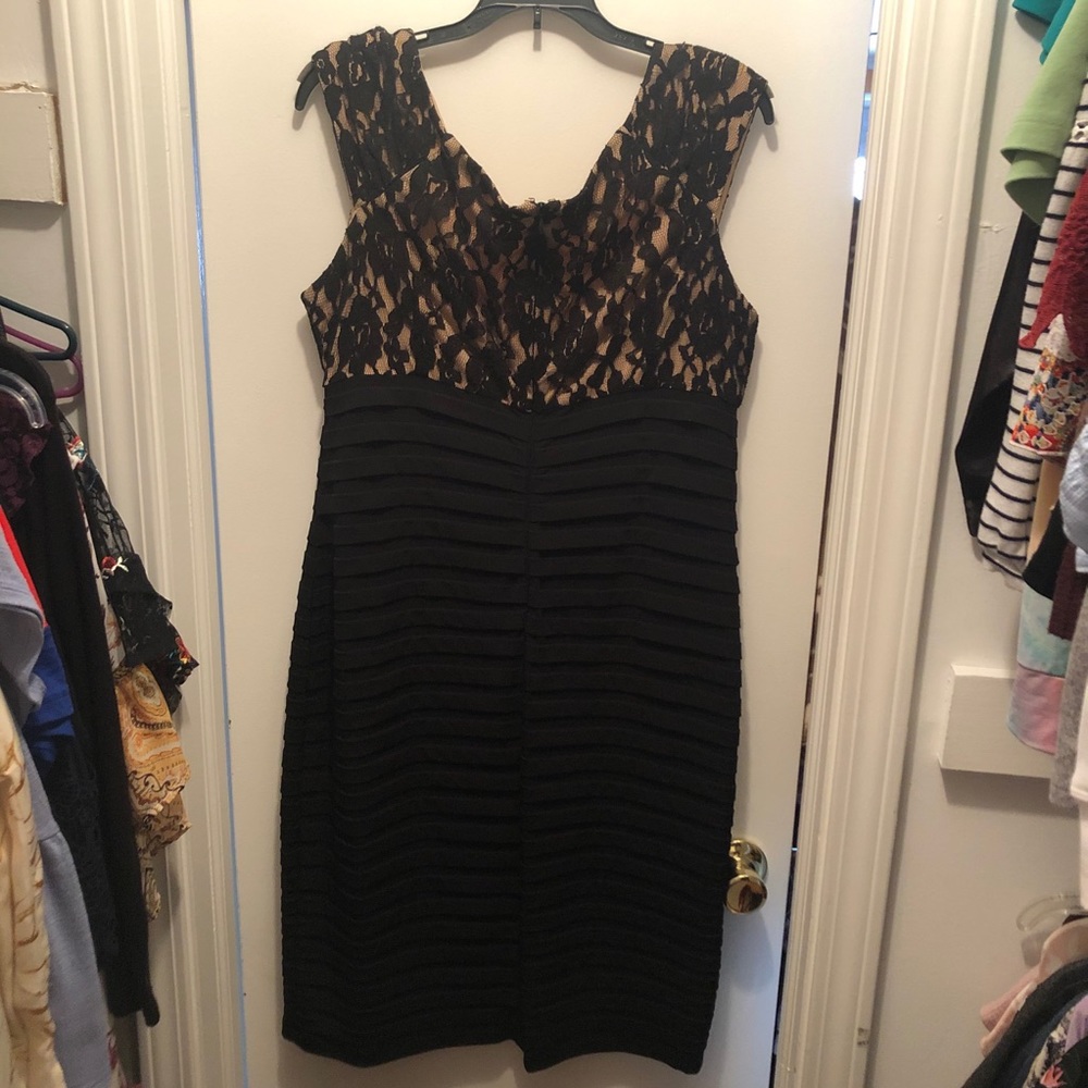 Bodycon black/nude lace top dress